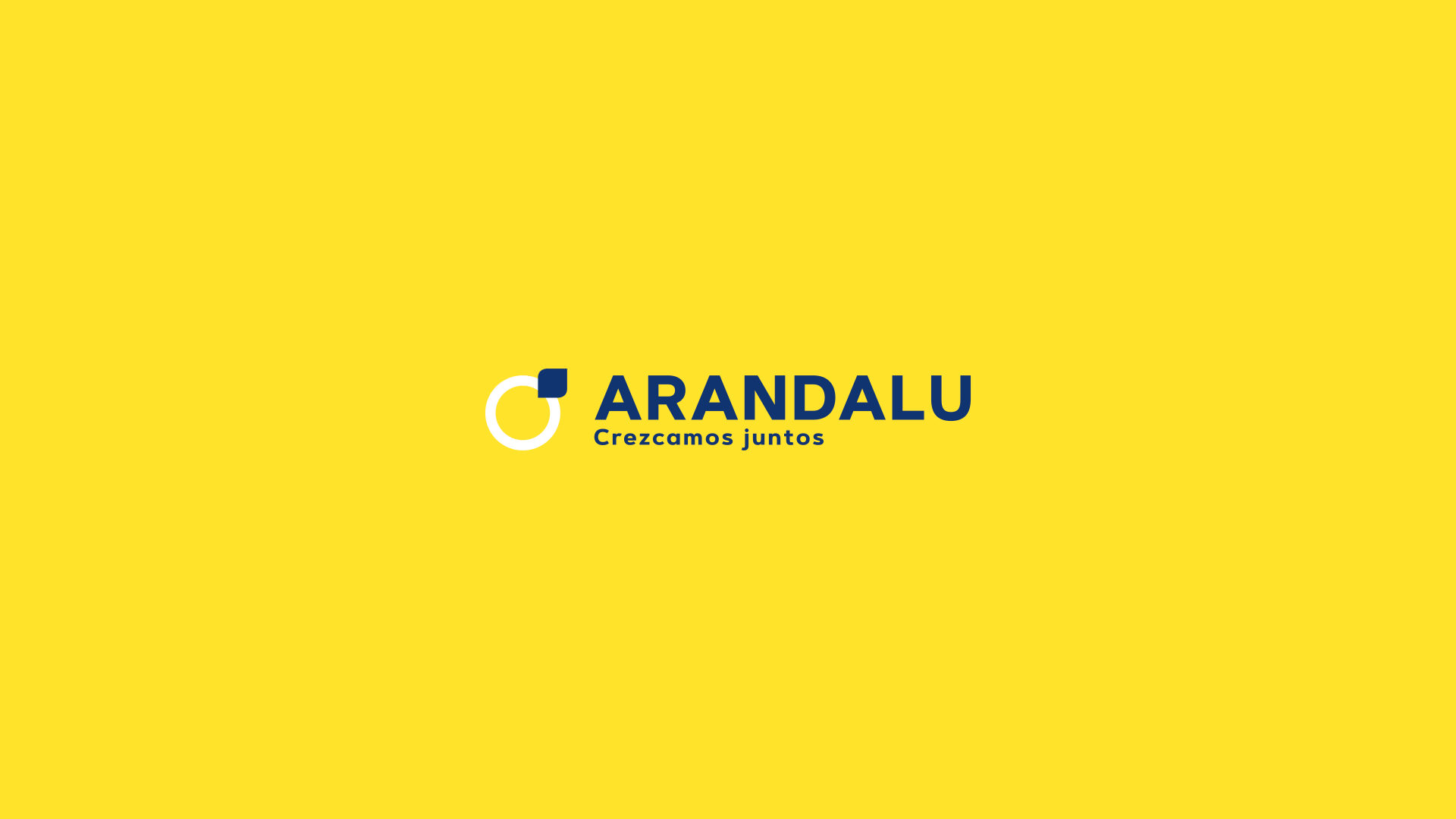 Arandalu - Logotipo sobre fondo de color corporativo amarillo
